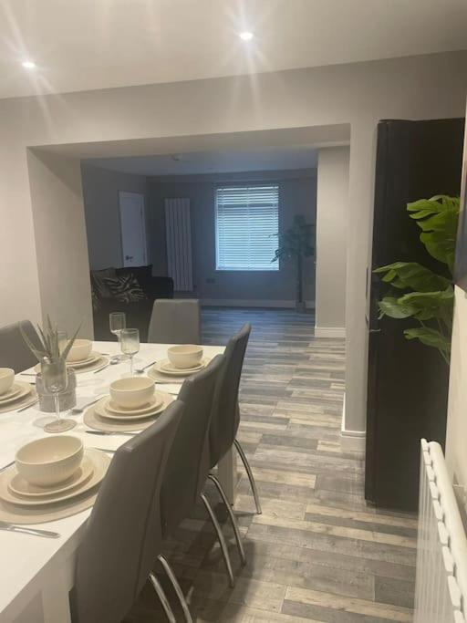 Rivendell Modern 2 Bedroom Apartment In St Peters Village Sleeps 6 Бродстерс Екстер'єр фото